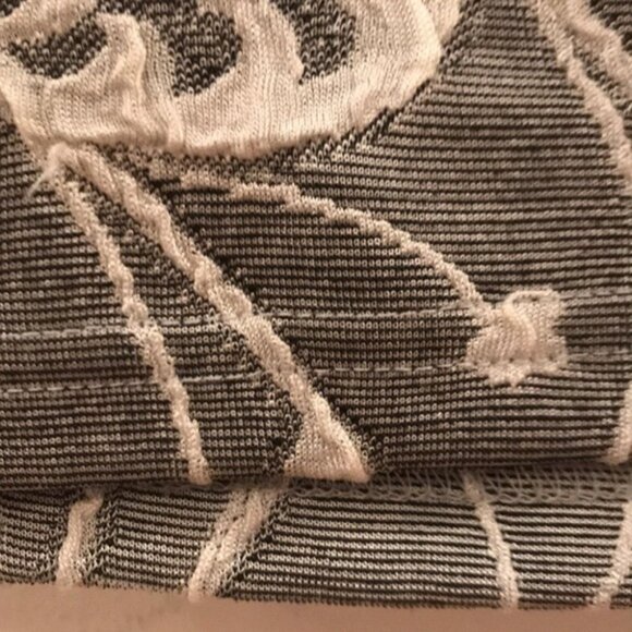 🖤 Vintage Bebe Women’s Sleeveless Floral Top | Size L - Picture 8 of 8